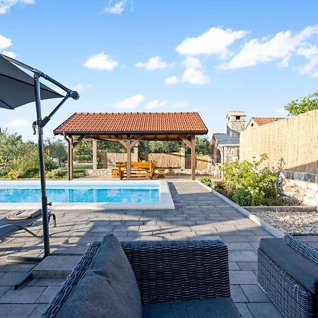 Olive Tree House With Jacuzzi, Wifi And 40M2 Pool Villa Siritovci Luaran gambar