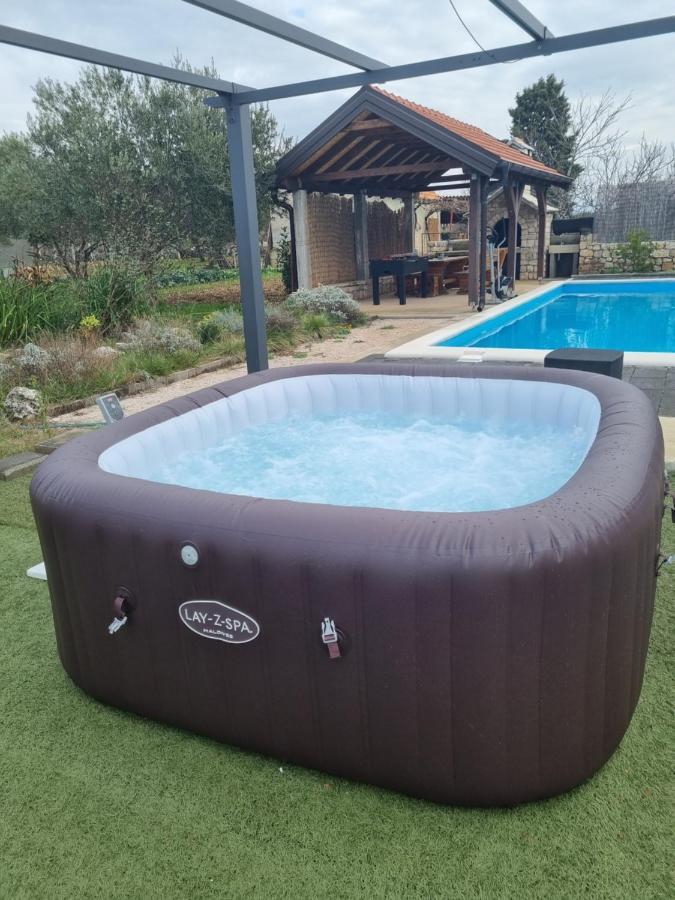Olive Tree House With Jacuzzi, Wifi And 40M2 Pool Villa Siritovci Luaran gambar